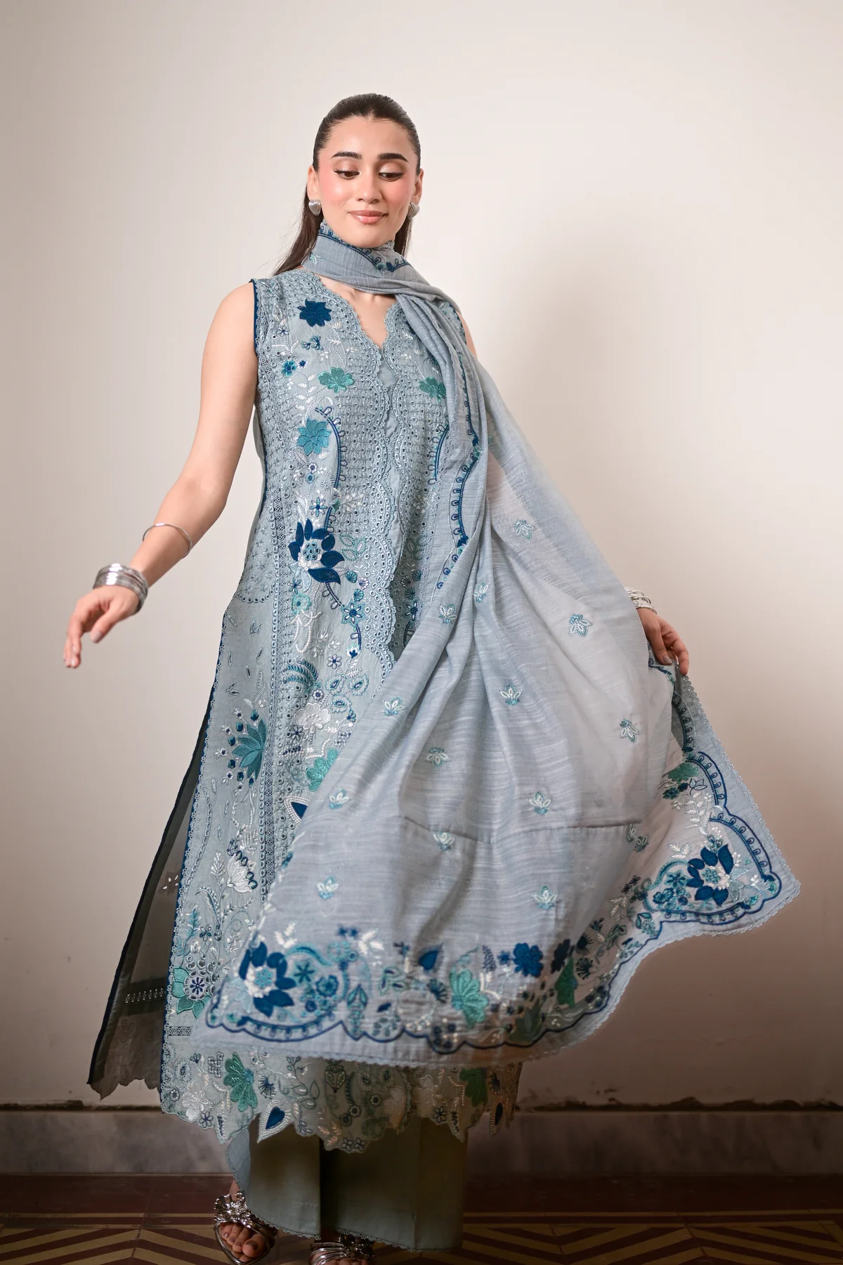 REEM LUXURY EMBROIDERED LAWN SET (NEL-26615)
