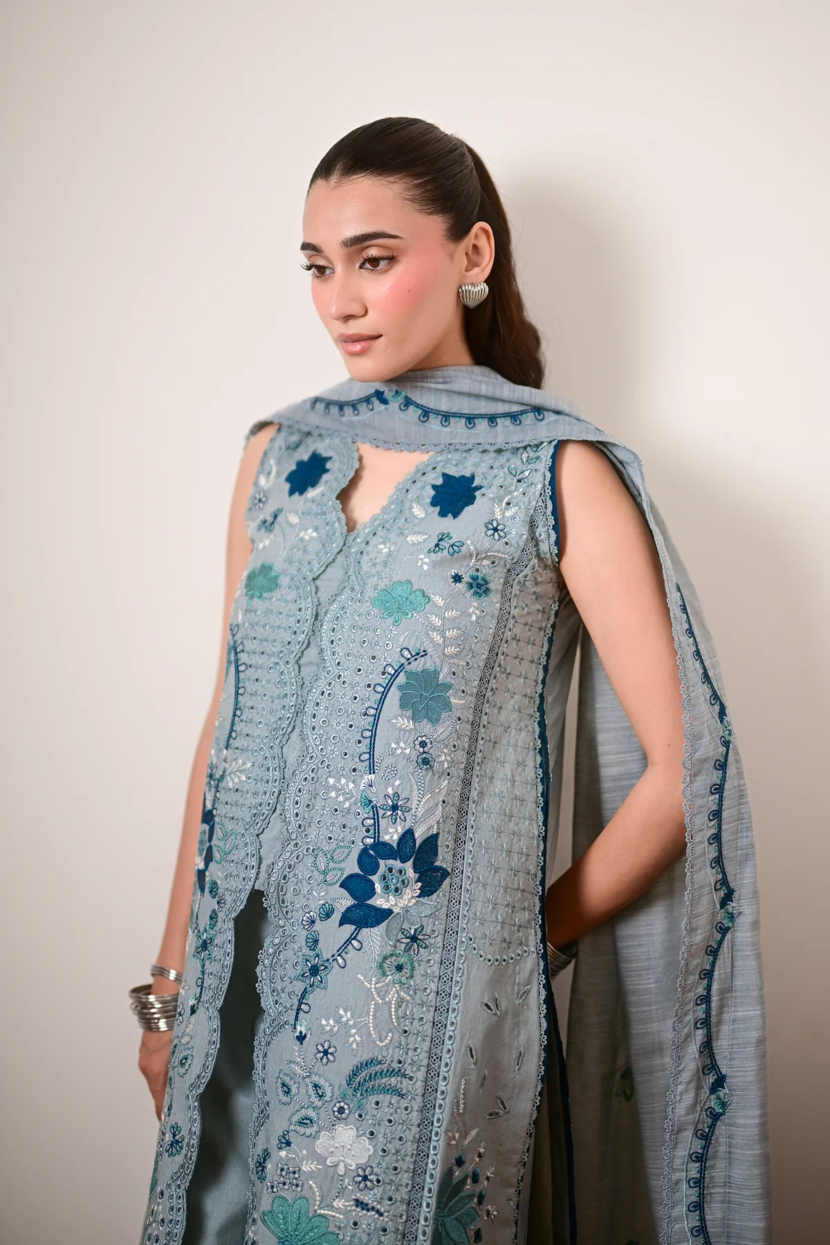 REEM LUXURY EMBROIDERED LAWN SET (NEL-26615)