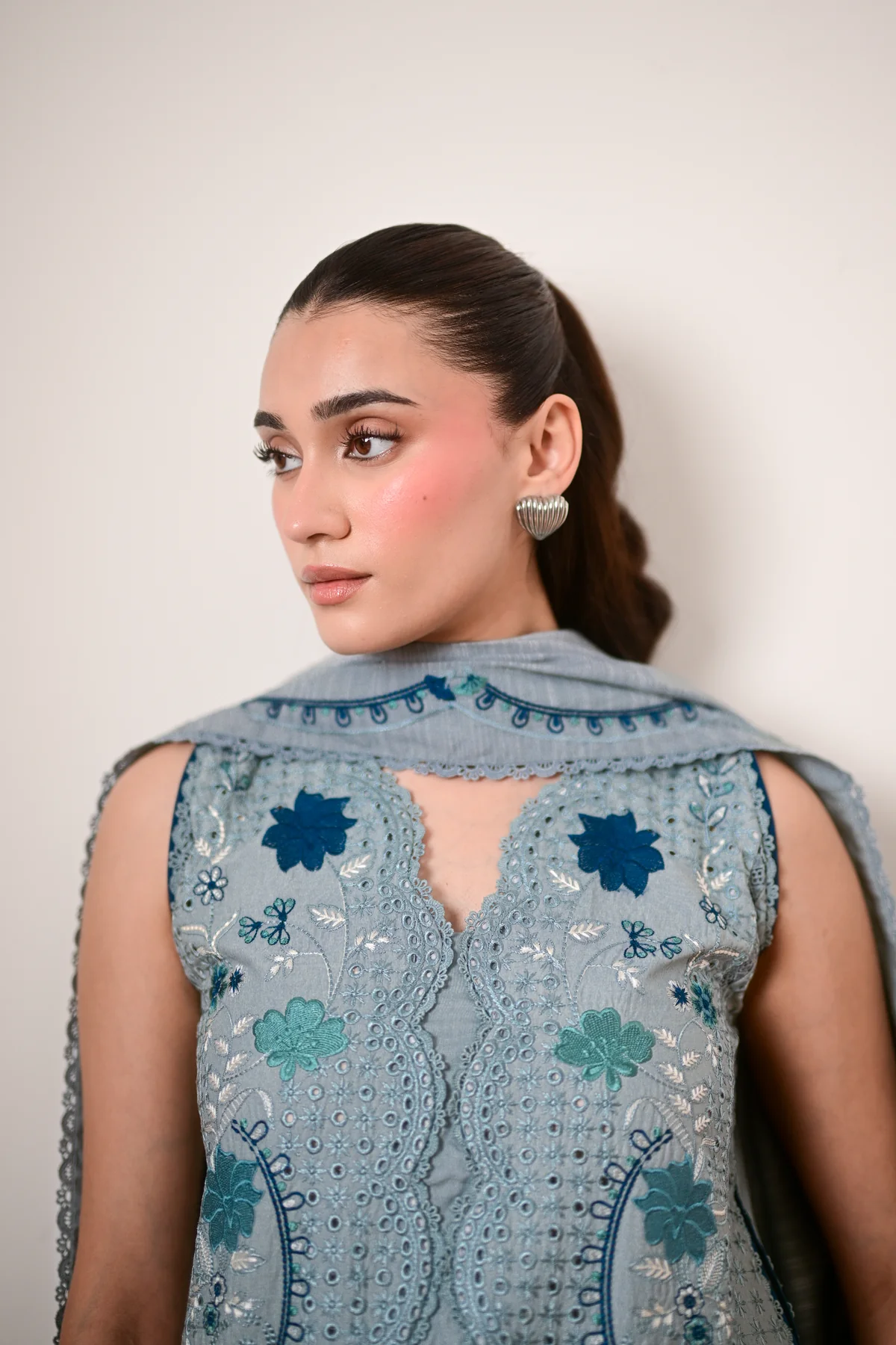 REEM LUXURY EMBROIDERED LAWN SET (NEL-26615)